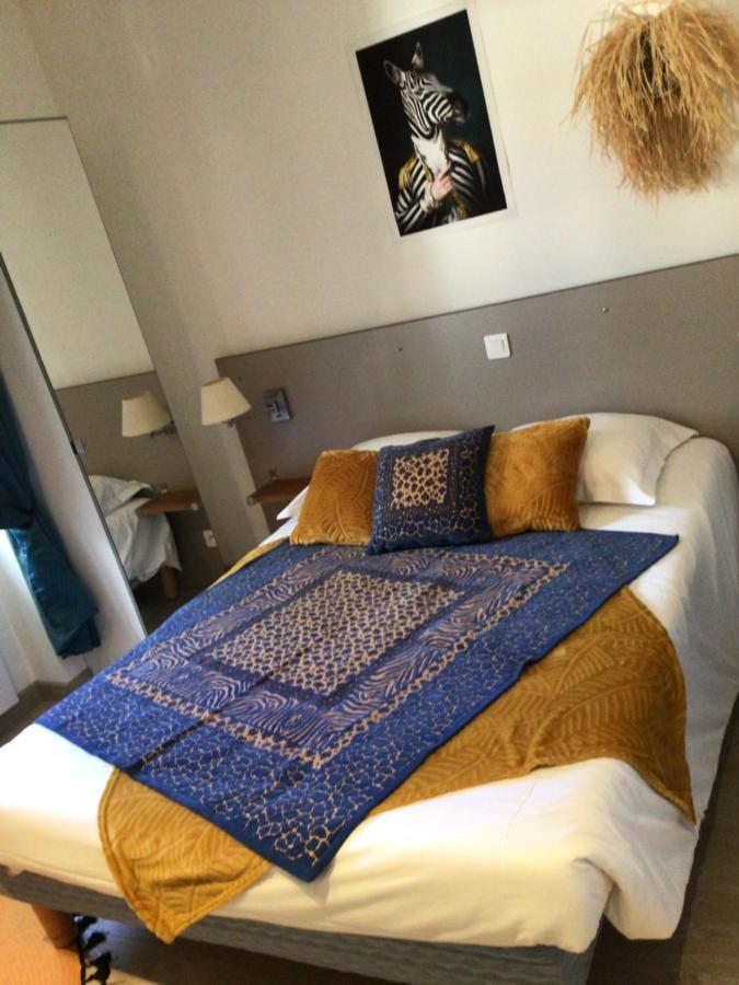 Hotel Restaurant De Londres Saint-Just-en-Chevalet Екстериор снимка